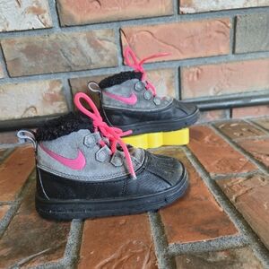 Nike Woodside Chukka 2 Boots